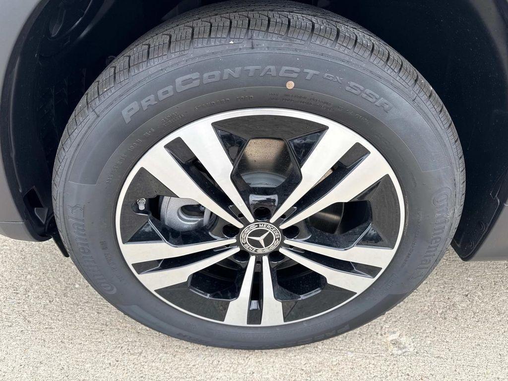 new 2025 Mercedes-Benz GLB 250 car, priced at $49,595