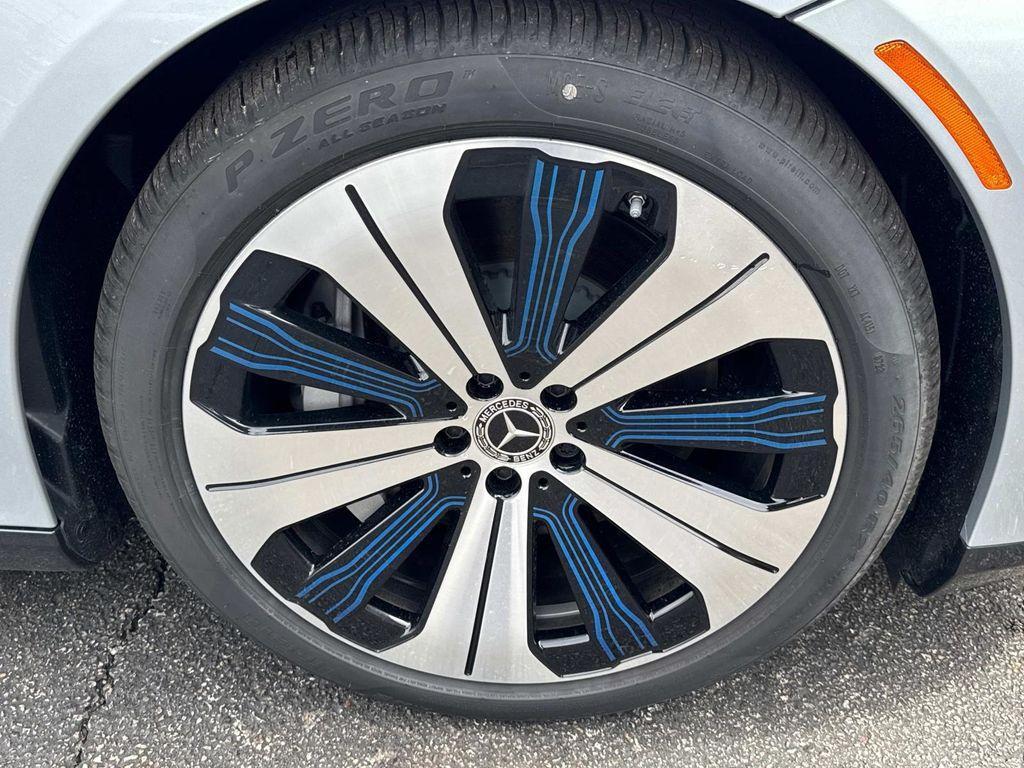 new 2024 Mercedes-Benz EQS 450 car, priced at $124,450