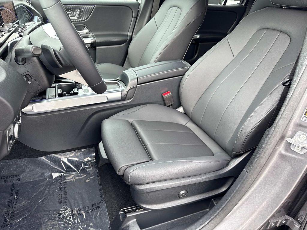 new 2025 Mercedes-Benz GLB 250 car, priced at $55,515
