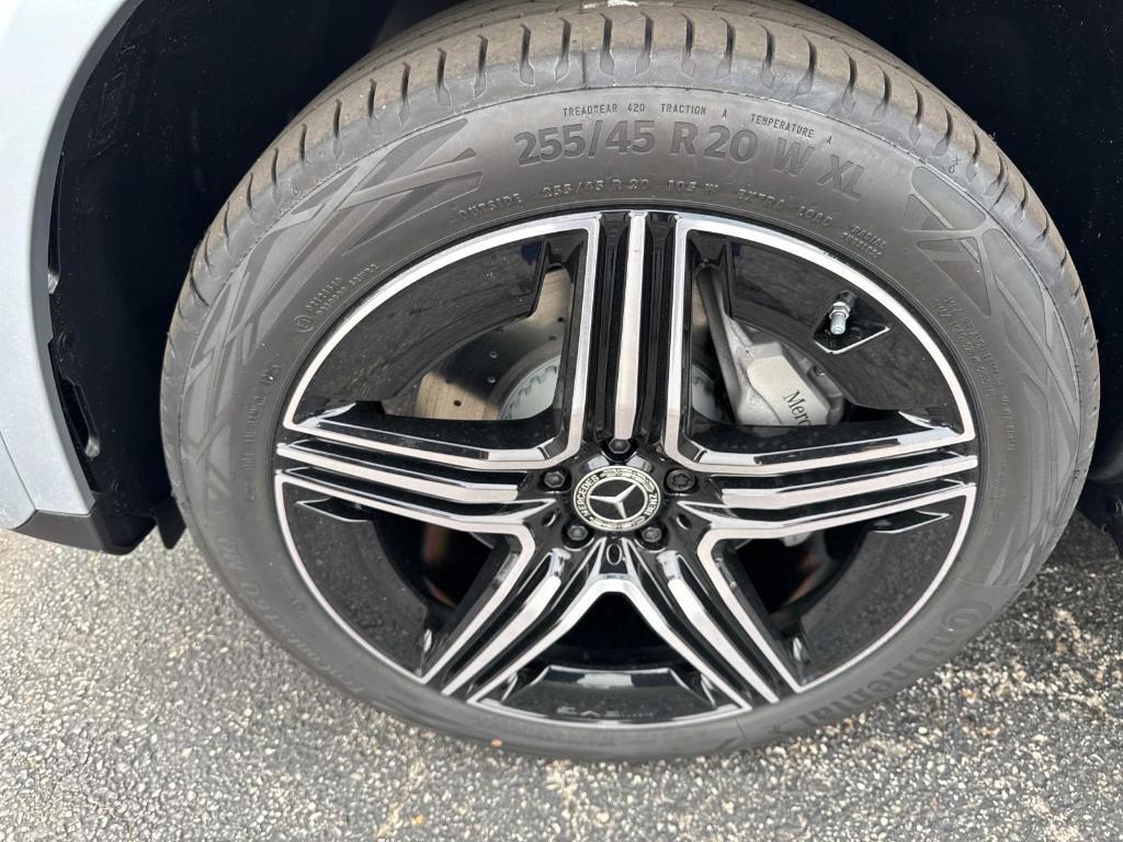new 2025 Mercedes-Benz GLC 300 car, priced at $63,785