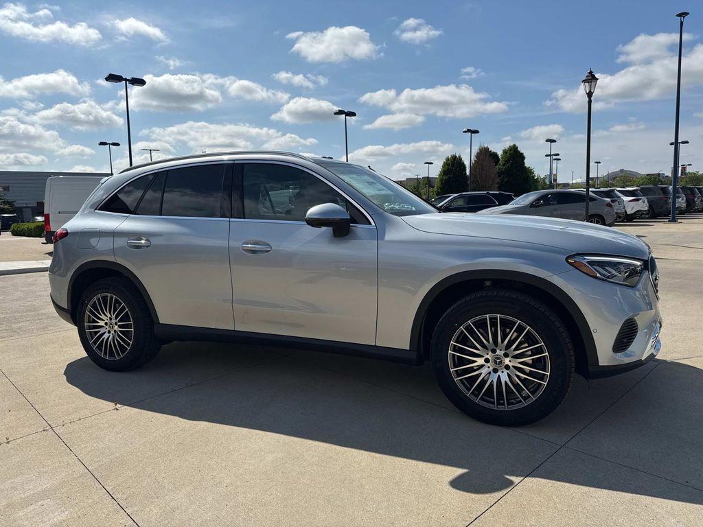 new 2025 Mercedes-Benz GLC 300 car, priced at $59,495