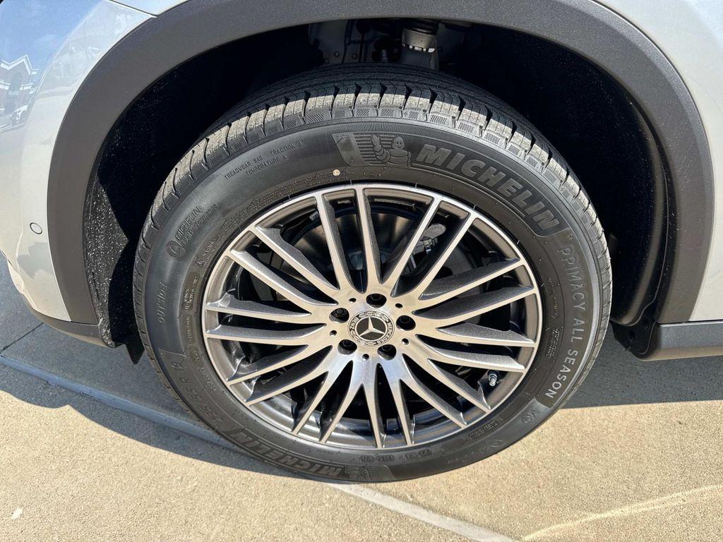 new 2025 Mercedes-Benz GLC 300 car, priced at $59,495