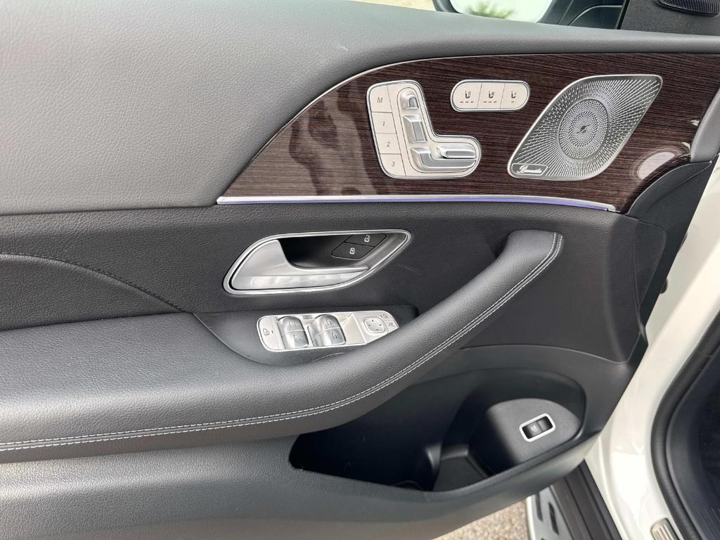 new 2025 Mercedes-Benz GLS 450 car, priced at $106,920