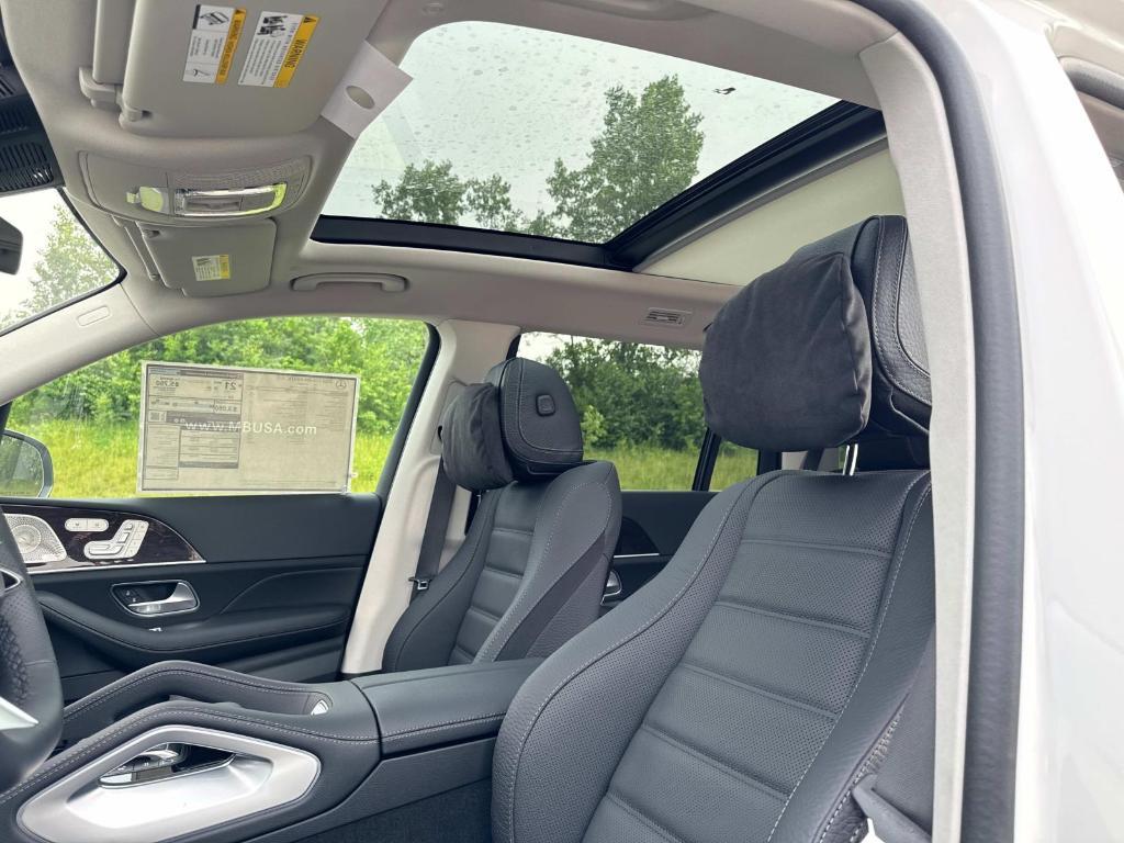 new 2025 Mercedes-Benz GLS 450 car, priced at $106,920