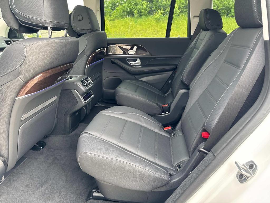 new 2025 Mercedes-Benz GLS 450 car, priced at $106,920