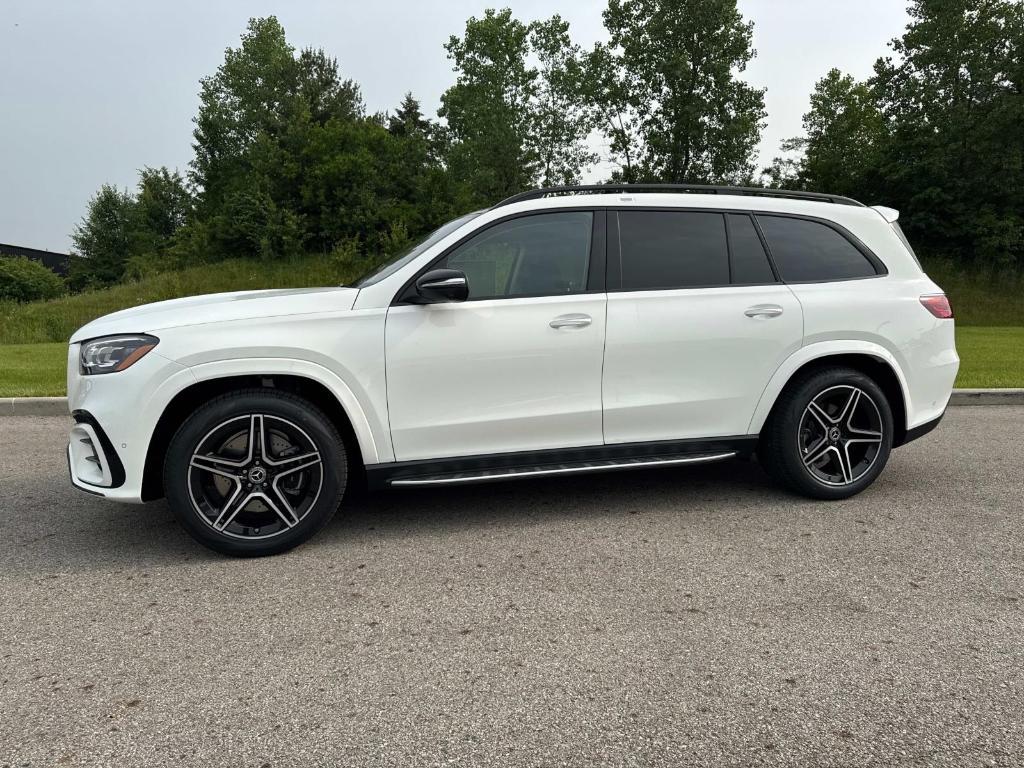 new 2025 Mercedes-Benz GLS 450 car, priced at $106,920