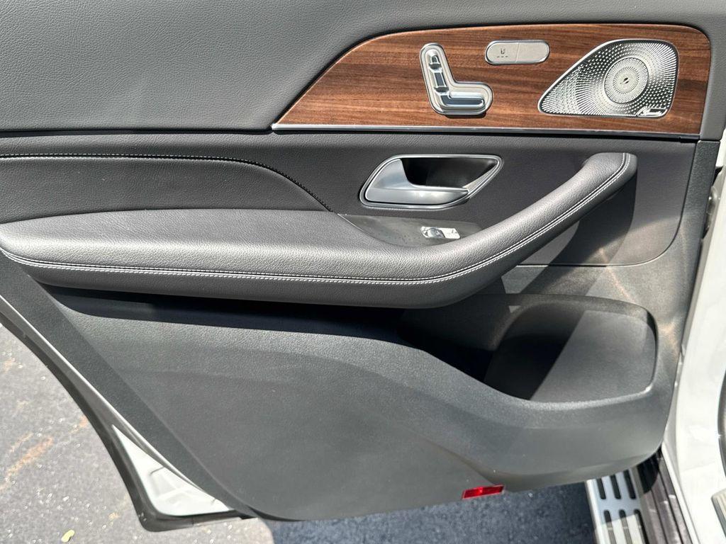 new 2025 Mercedes-Benz GLS 450 car, priced at $108,030