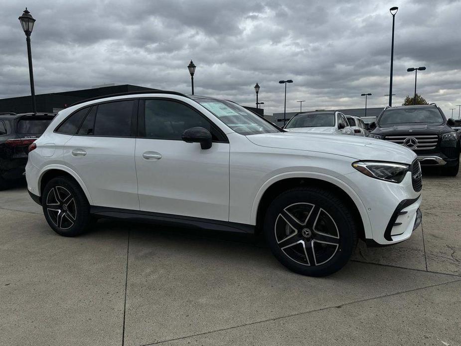 new 2025 Mercedes-Benz GLC 300 car