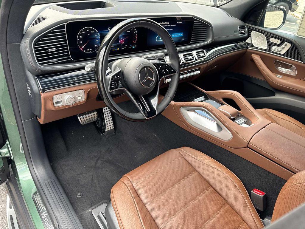 new 2025 Mercedes-Benz GLS 580 car, priced at $133,850