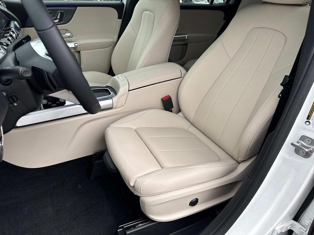 new 2025 Mercedes-Benz GLB 250 car, priced at $49,595