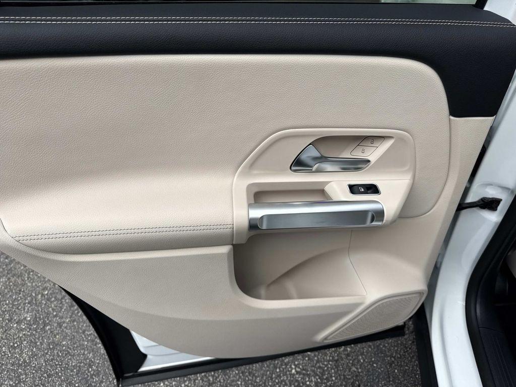 new 2025 Mercedes-Benz GLB 250 car, priced at $49,595