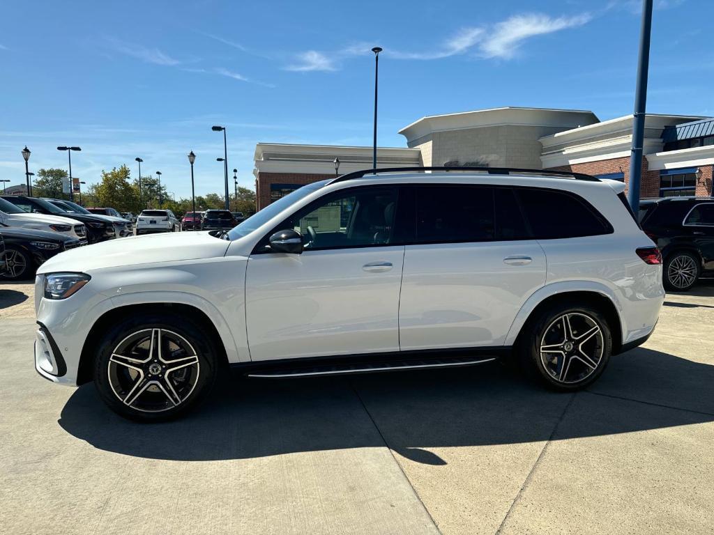 new 2025 Mercedes-Benz GLS 450 car