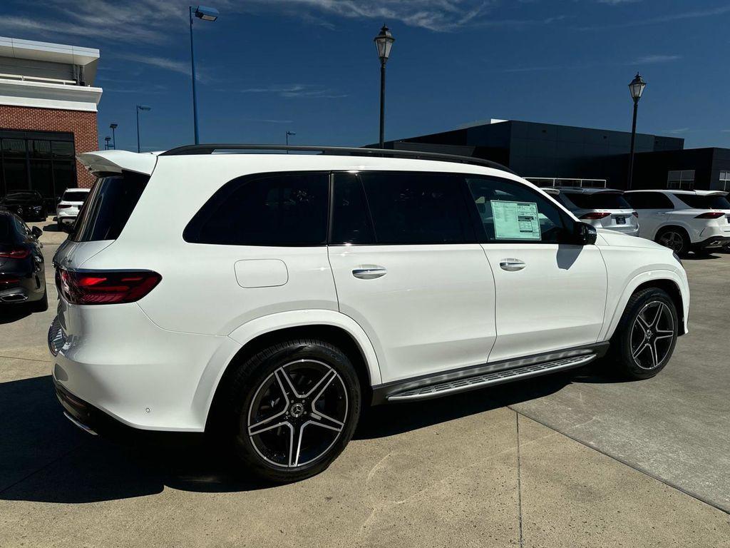 new 2025 Mercedes-Benz GLS 450 car