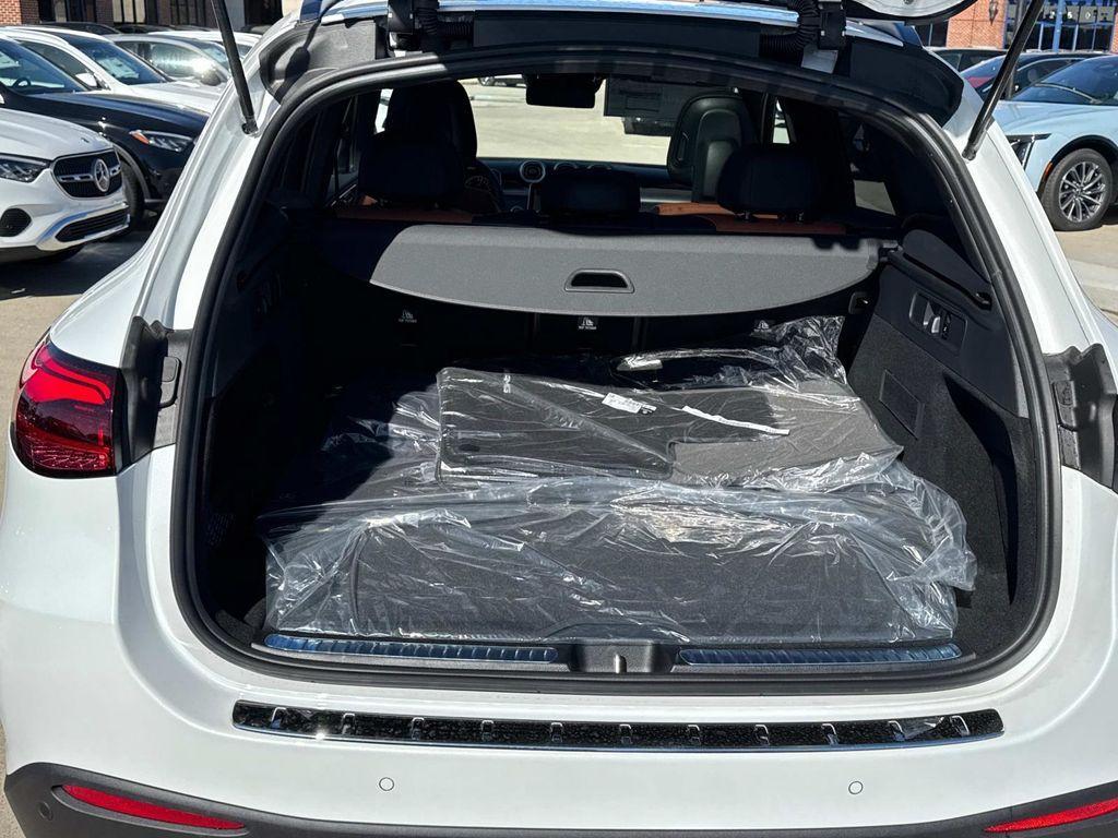 new 2025 Mercedes-Benz GLC 350e car, priced at $75,115