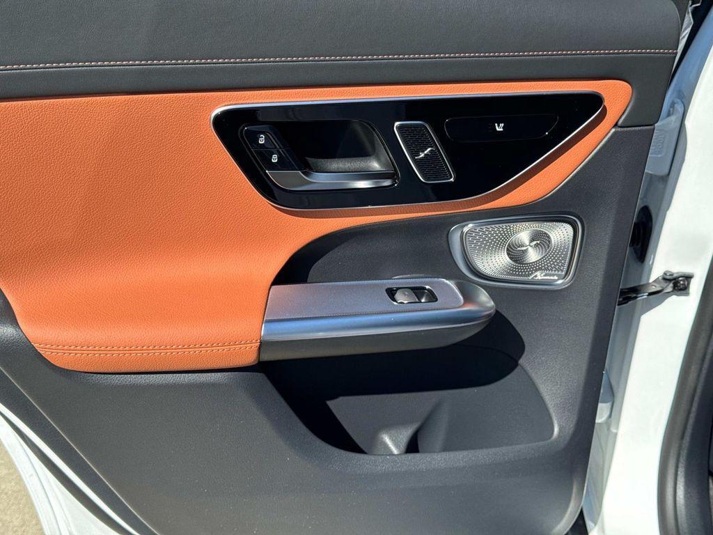 new 2025 Mercedes-Benz GLC 350e car, priced at $75,115