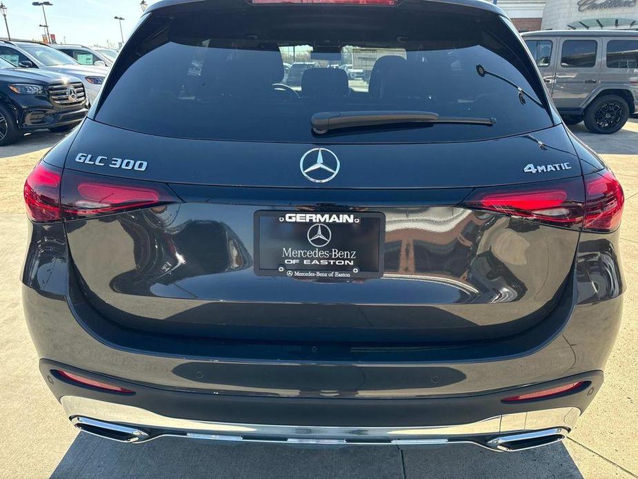 new 2025 Mercedes-Benz GLC 300 car