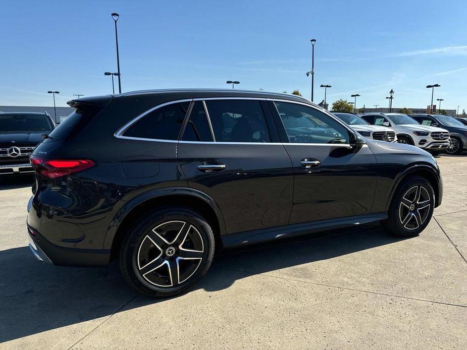 new 2025 Mercedes-Benz GLC 300 car