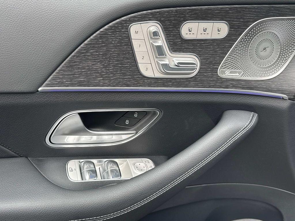 new 2025 Mercedes-Benz GLS 450 car, priced at $98,865