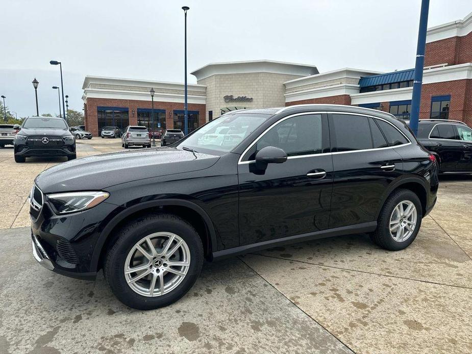 new 2025 Mercedes-Benz GLC 300 car