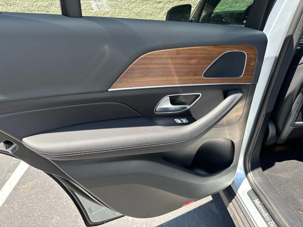 new 2025 Mercedes-Benz GLE 450e car, priced at $76,595