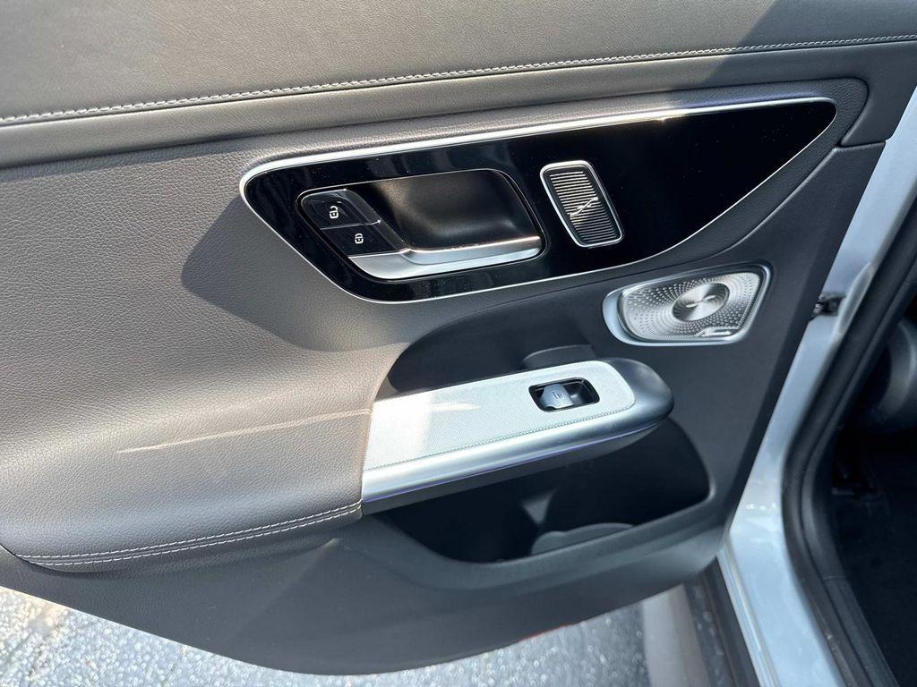 new 2025 Mercedes-Benz GLC 300 car, priced at $61,555