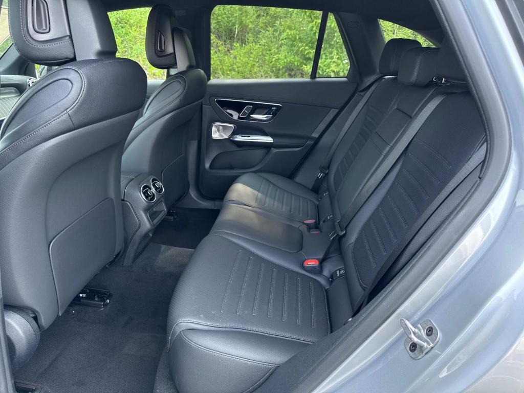 new 2025 Mercedes-Benz GLC 300 car, priced at $61,555
