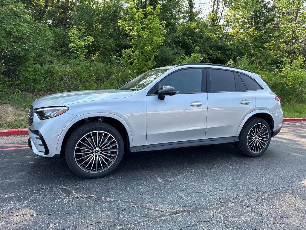new 2025 Mercedes-Benz GLC 300 car, priced at $61,555