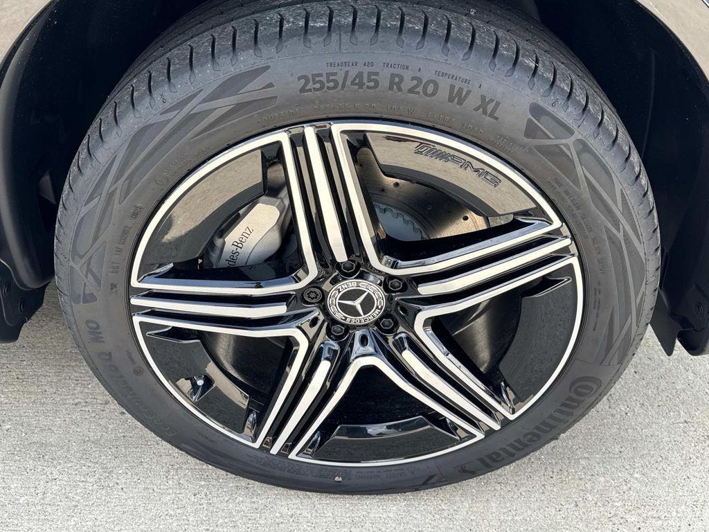 new 2025 Mercedes-Benz GLC 300 car, priced at $70,615