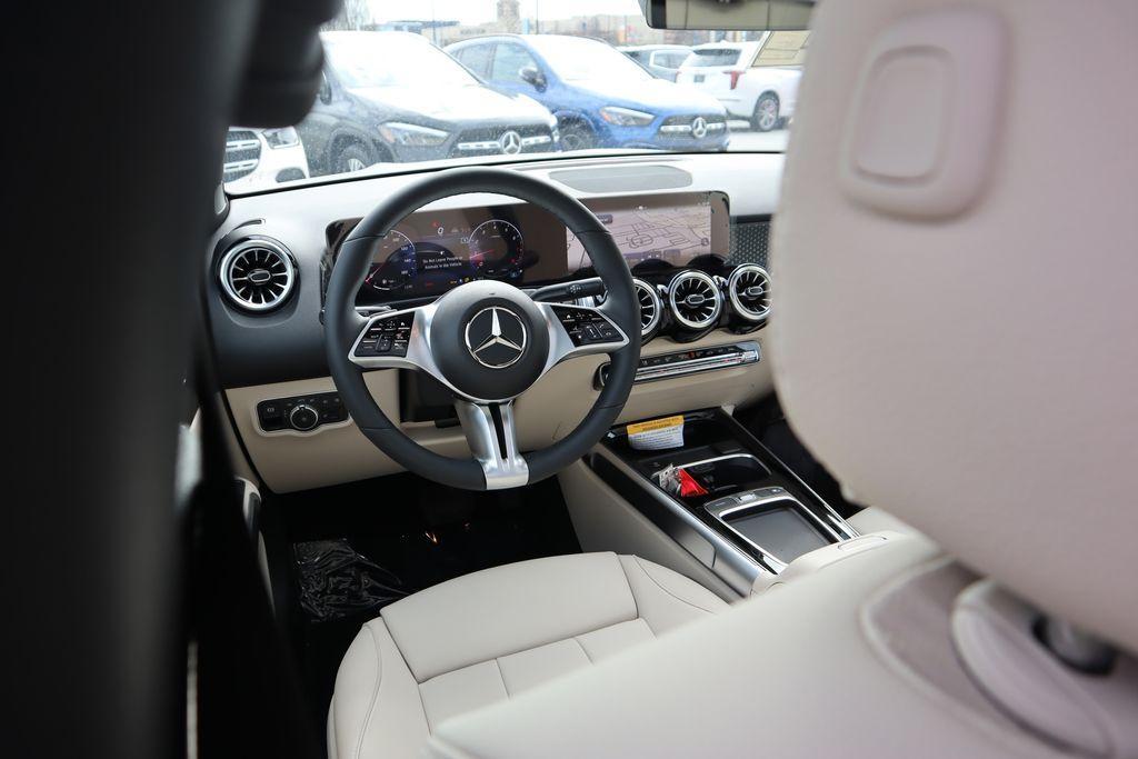 new 2024 Mercedes-Benz GLB 250 car, priced at $53,490