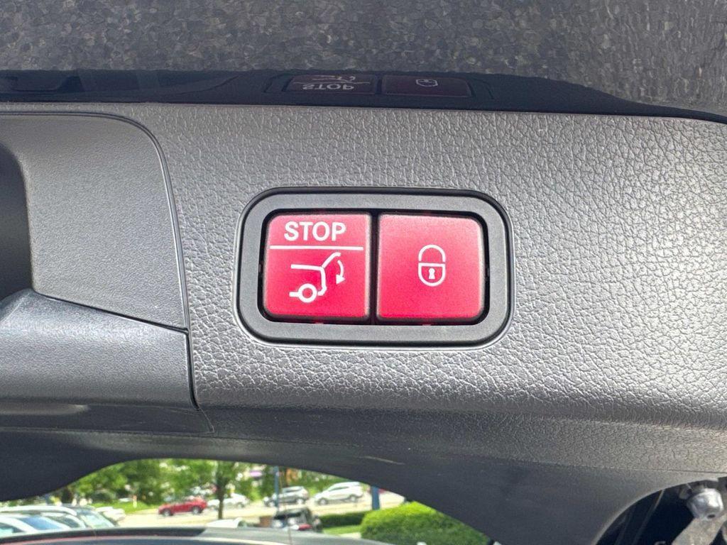 used 2021 Mercedes-Benz GLB 250 car, priced at $29,399