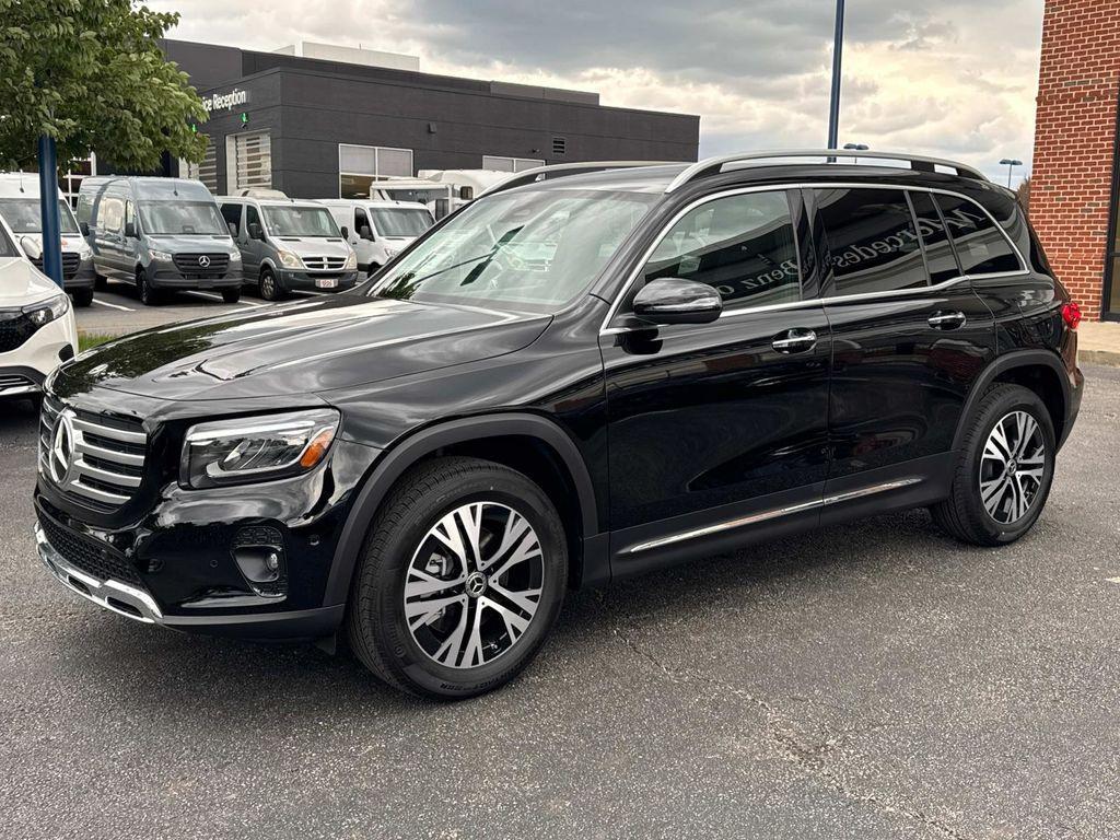 new 2025 Mercedes-Benz GLB 250 car, priced at $51,095