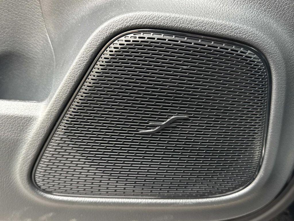 new 2025 Mercedes-Benz GLB 250 car, priced at $51,095