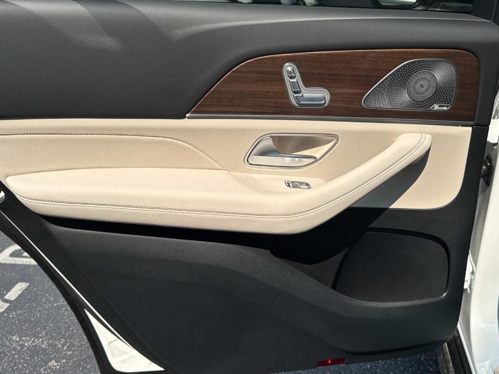 new 2025 Mercedes-Benz GLS 450 car, priced at $91,775