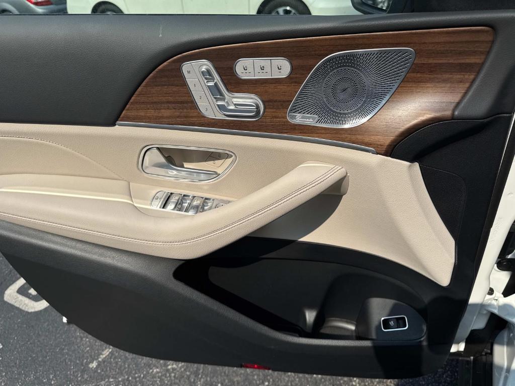 new 2025 Mercedes-Benz GLS 450 car, priced at $91,775