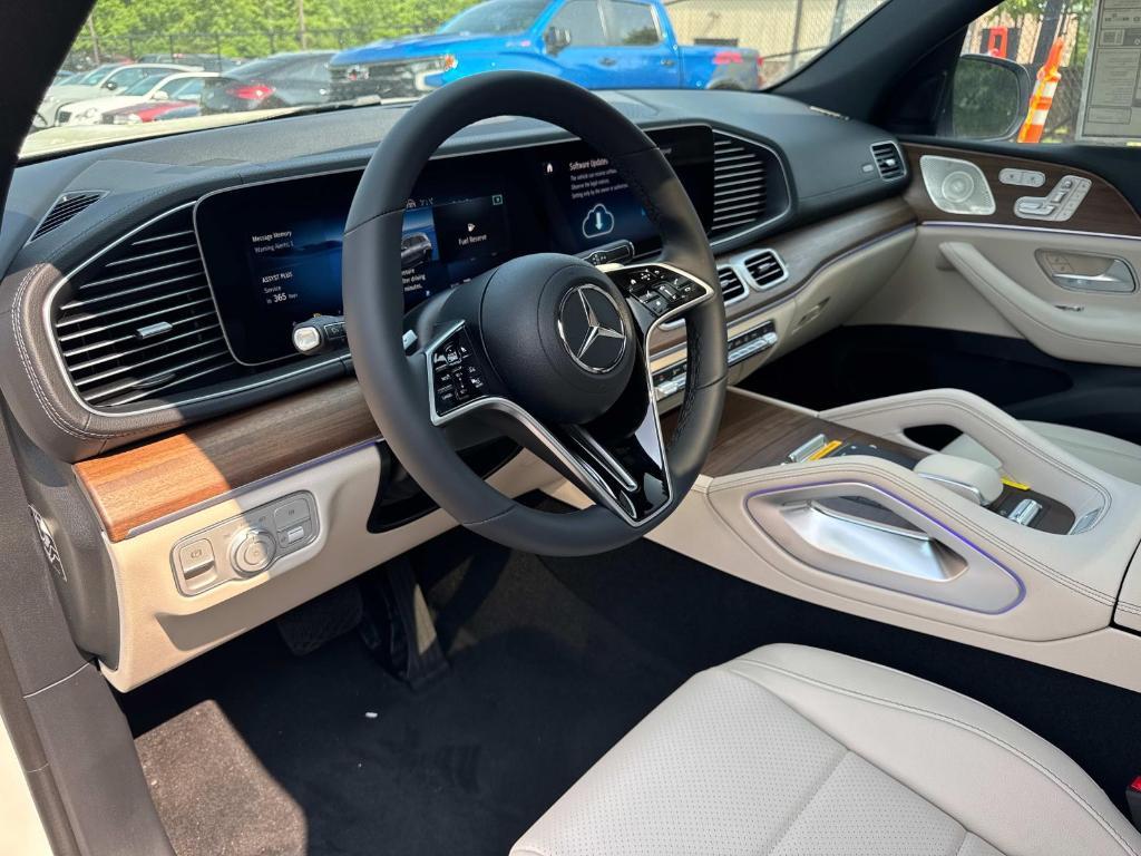 new 2025 Mercedes-Benz GLS 450 car, priced at $91,775