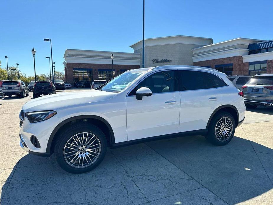 new 2025 Mercedes-Benz GLC 300 car