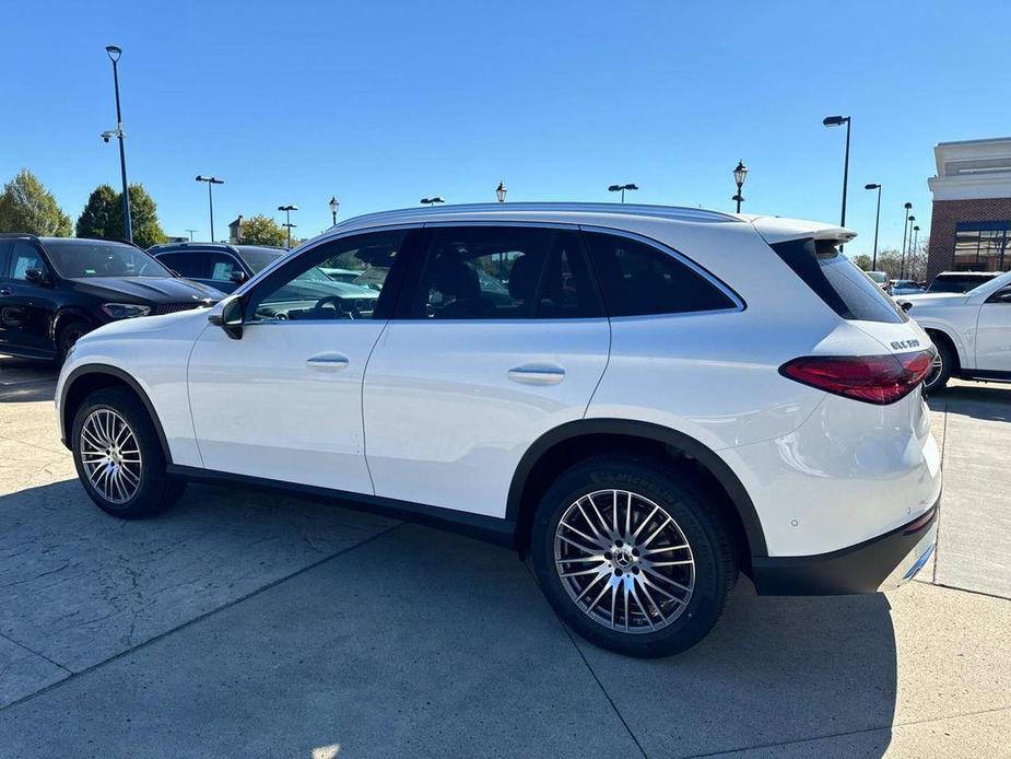 new 2025 Mercedes-Benz GLC 300 car