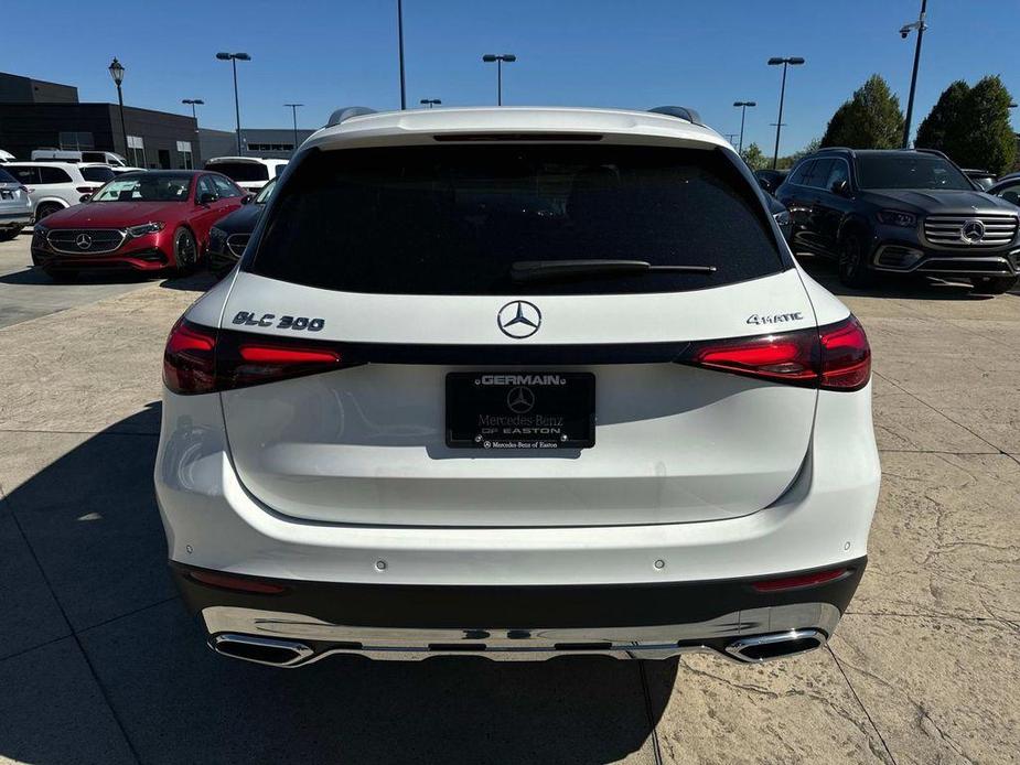 new 2025 Mercedes-Benz GLC 300 car