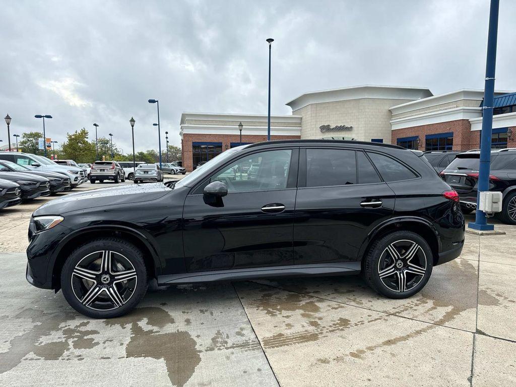 new 2025 Mercedes-Benz GLC 300 car