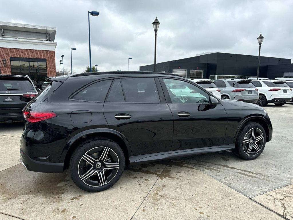 new 2025 Mercedes-Benz GLC 300 car