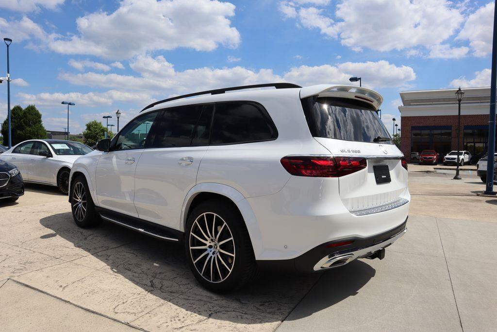 new 2024 Mercedes-Benz GLS 580 car