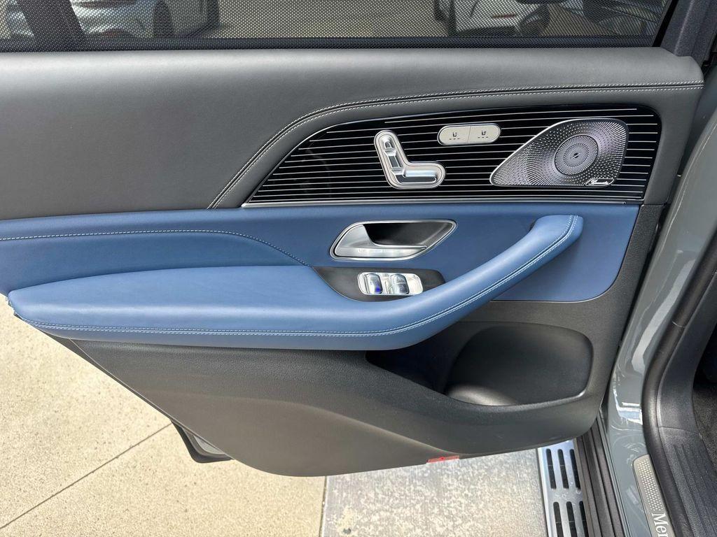 new 2025 Mercedes-Benz GLS 580 car, priced at $147,200