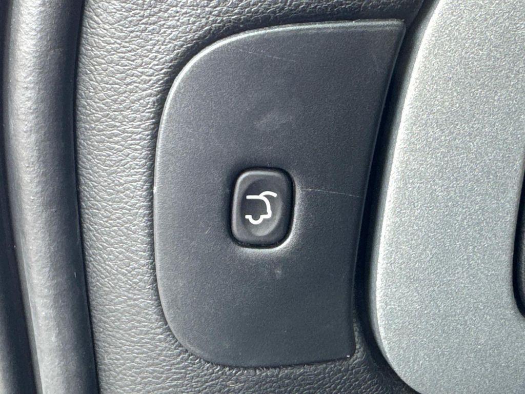 used 2018 Jeep Cherokee car, priced at $16,929