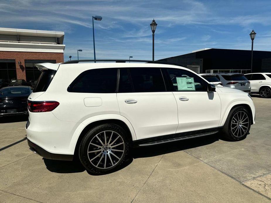 new 2025 Mercedes-Benz GLS 580 car