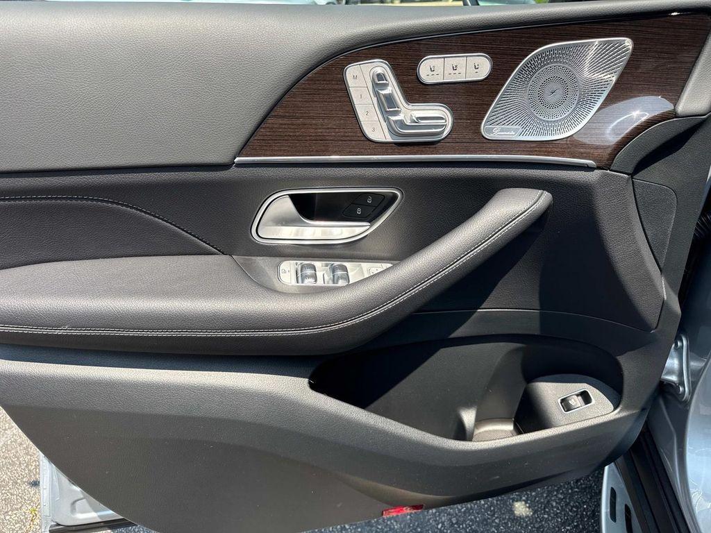 new 2025 Mercedes-Benz GLS 450 car, priced at $103,090