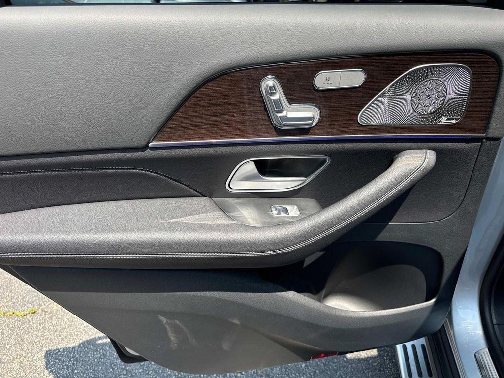 new 2025 Mercedes-Benz GLS 450 car, priced at $103,090