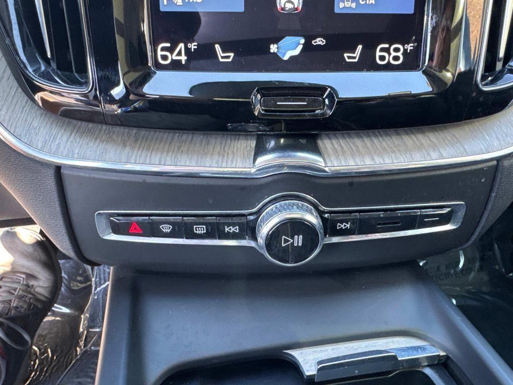 used 2021 Volvo XC60 Recharge Plug-In Hybrid car, priced at $32,121