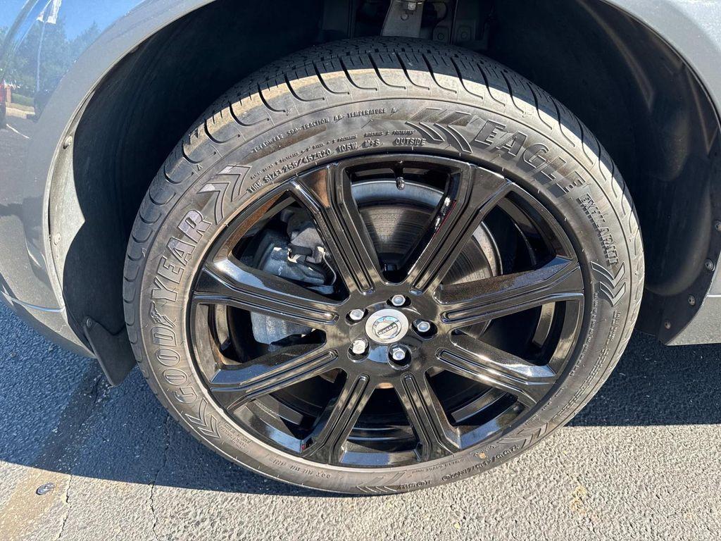 used 2021 Volvo XC60 Recharge Plug-In Hybrid car, priced at $32,121