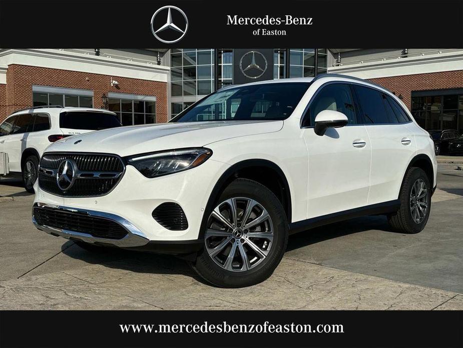 new 2025 Mercedes-Benz GLC 300 car