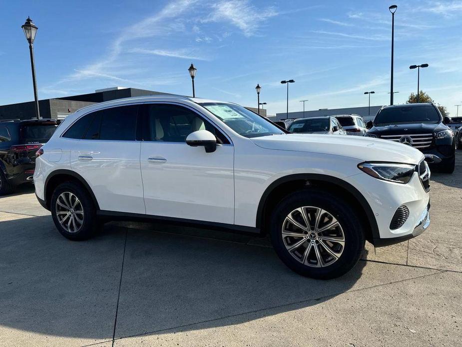 new 2025 Mercedes-Benz GLC 300 car